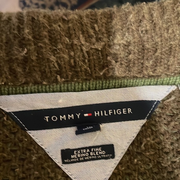 Tommy Hilfiger sweater - Picture 2 of 4